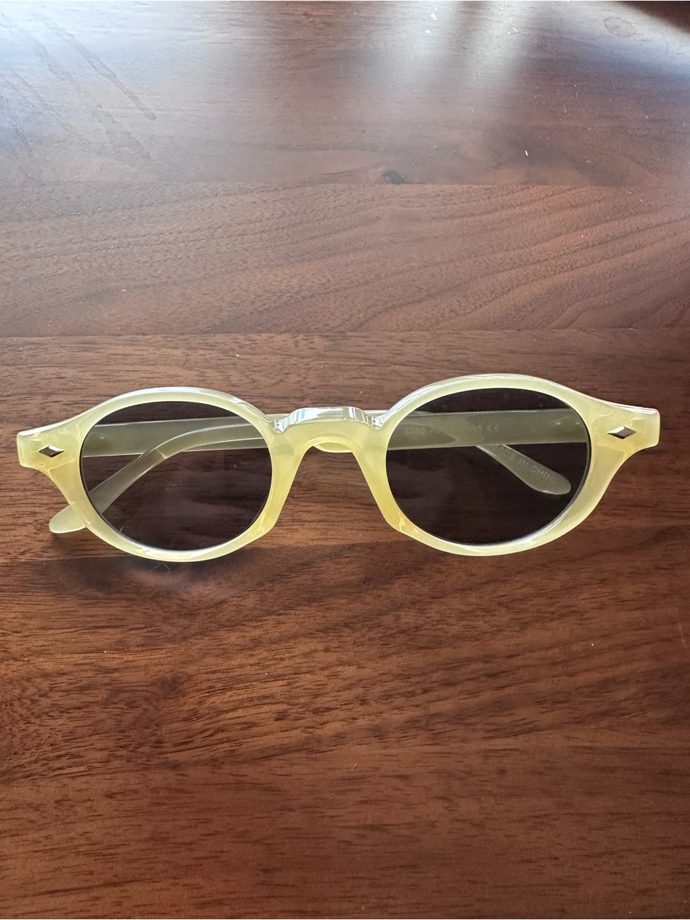 Brazilian brand Kozze Cameo Translucent Yellow Round Sunglasses